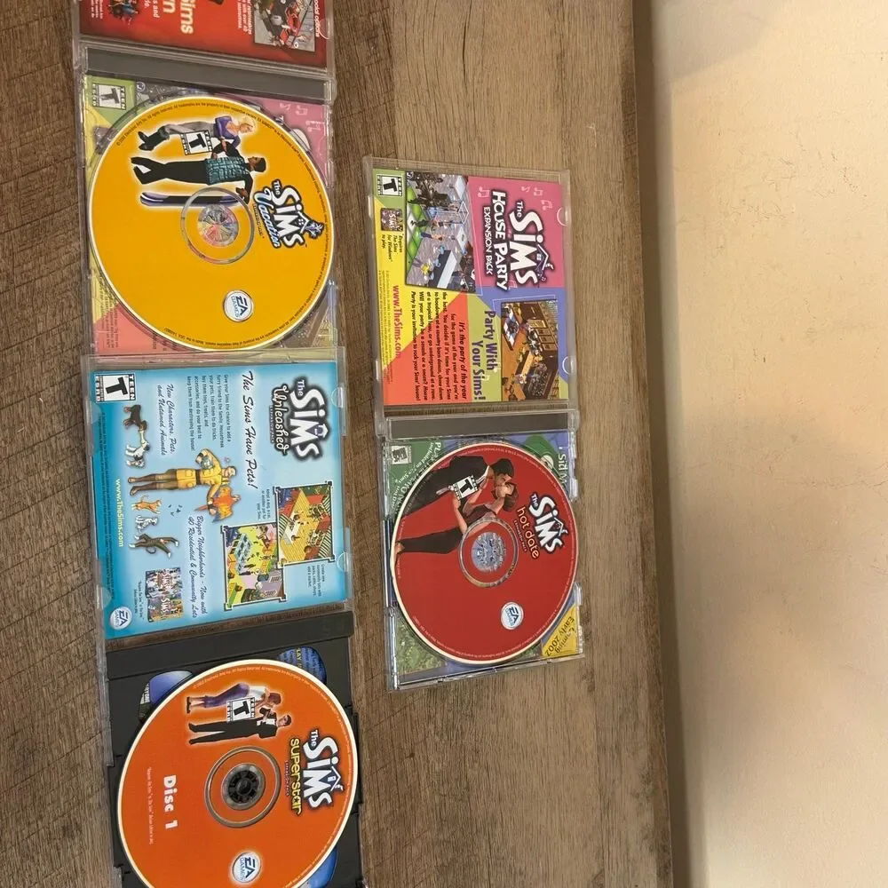 3 The Sims PC CD-ROM expansion packs video game - Hot Date, Vacation, Superstar